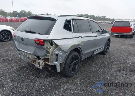 2024 Volkswagen Tiguan 2.0T Se R-Line Black z USA, uszkodzony, nr VIN 3VV8B7AX1RM052640